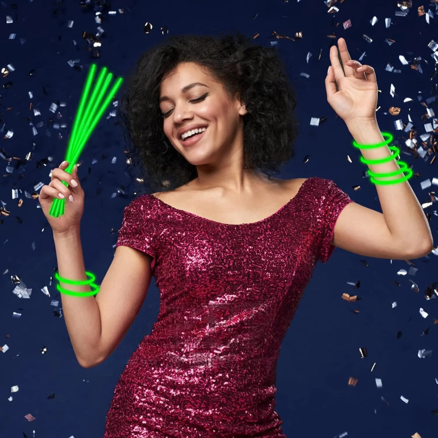 500 PCS Green Glow Sticks Bracelets Necklaces 8" Glowsticks with Connectors Bulk Glow in The Dark Party Supplies Light Up Neon Party Favor for Christmas New Year St. Patrick’s Day Birthday