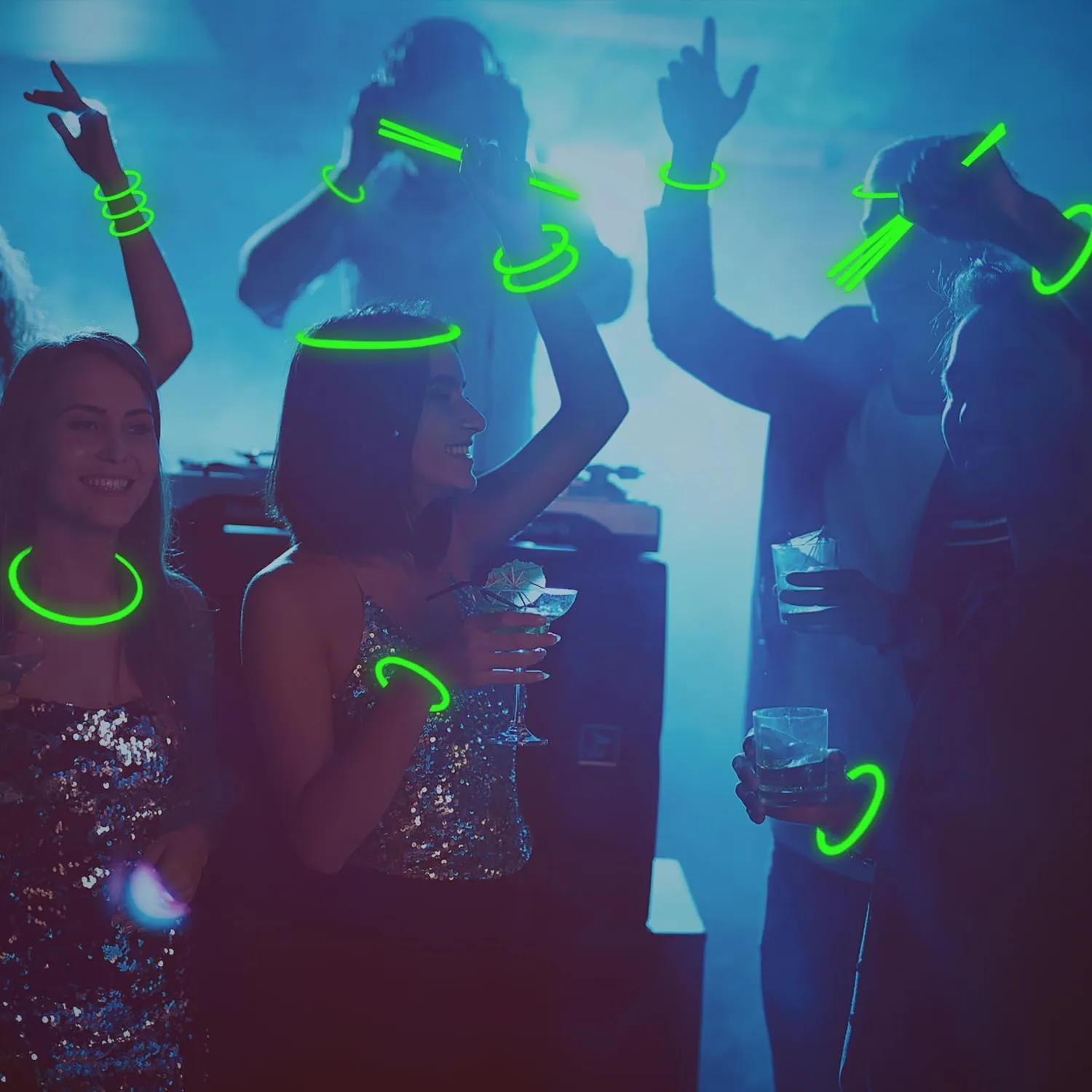 500 PCS Green Glow Sticks Bracelets Necklaces 8" Glowsticks with Connectors Bulk Glow in The Dark Party Supplies Light Up Neon Party Favor for Christmas New Year St. Patrick’s Day Birthday