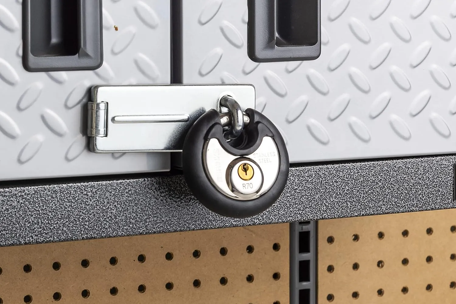 BRINKS Heavy Duty Padlock with Key - 70mm Discus Keyed Lock for Storage Shed, Garage, Storage Lockers, Sliding Doors, Tool Box, and Cabinets