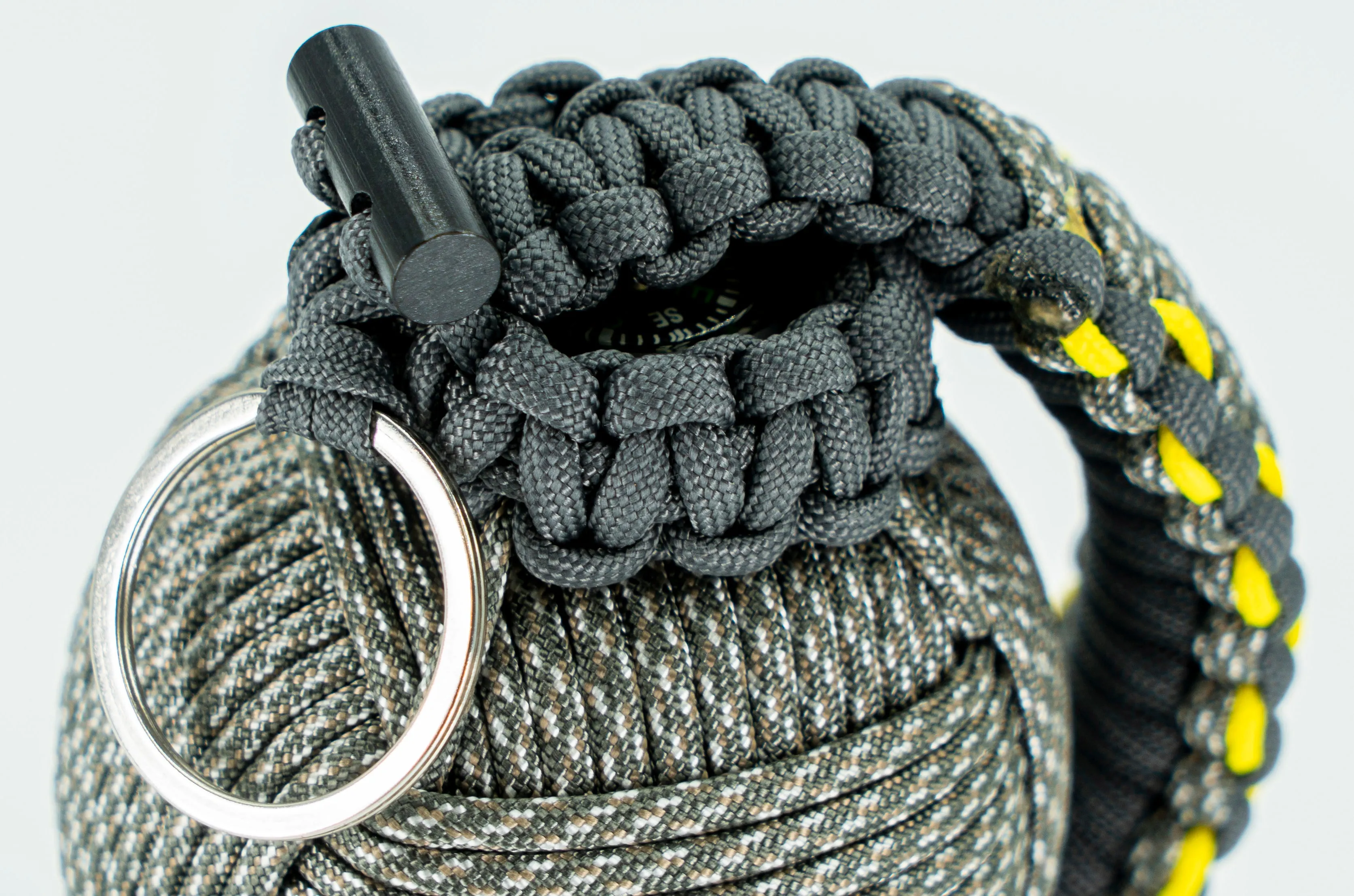 Bug Out Frag Pro Paracord Survival Kit (Digital ACU)