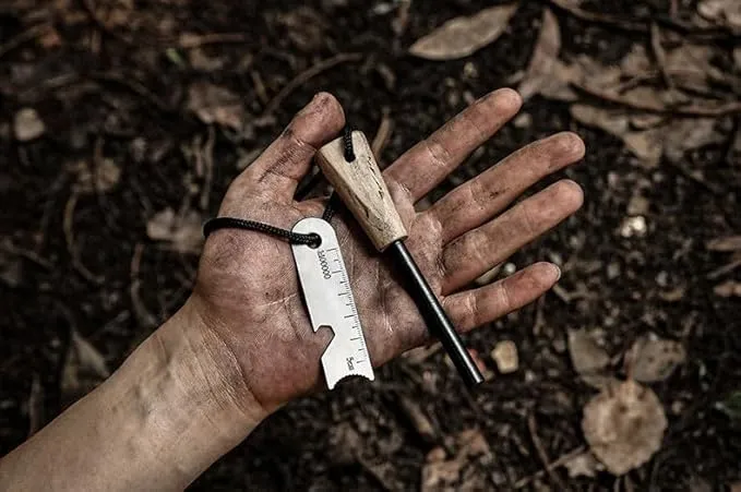 Ferro Rod Fire Starter Survival Tool, Magnesium Fire Starter Kit with Neck Lanyard, It's Suitable for Emergency Fire Making in Wild Camping, Hiking and Outings