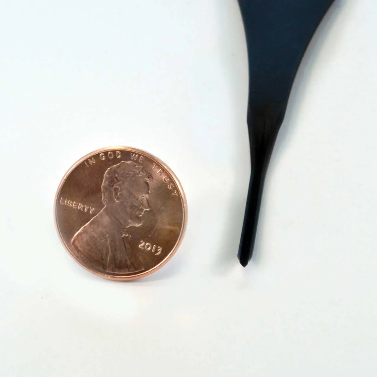 Flexcut Carving Tools 45-Degrees x 1mm V-Shaped Gouge SK803 | Razor Sharp High-Carbon Steel Blade for Linocuts and Fine Detail Work | Made in the U.S.A.