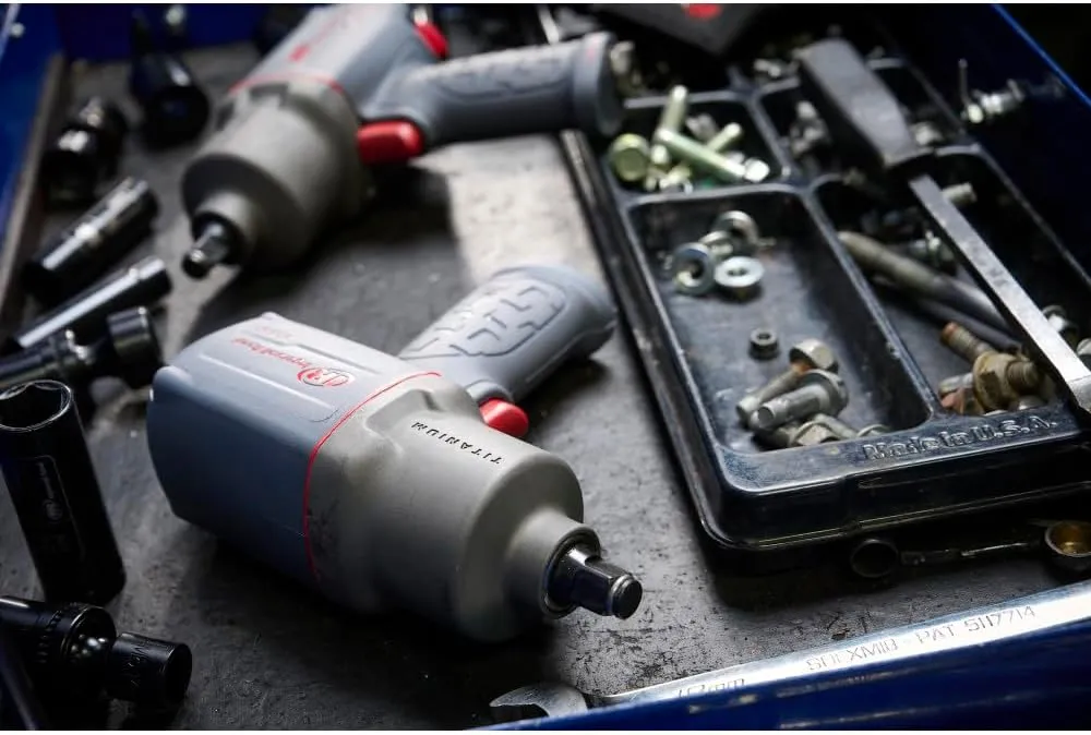 Ingersoll Rand 2235TiMAX 1/2-Inch-Drive Air Impact Wrench with Up to 1,350 Foot-Pounds Torque Output