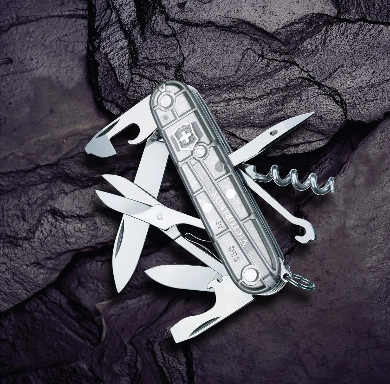 Victorinox Climber Swiss Army Knife, 14 Function Swiss Made Pocket Knife with 2 Blades, Corkscrew and Screwdriver